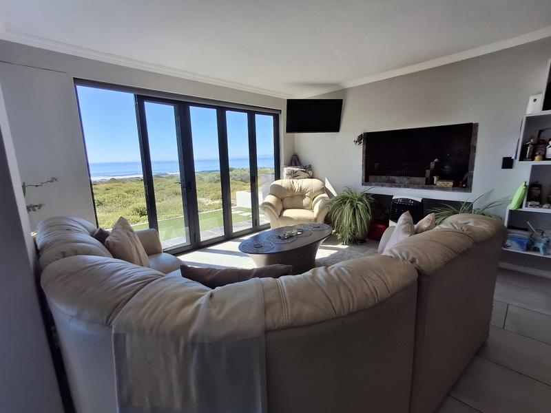 5 Bedroom Property for Sale in Sandy Point Western Cape